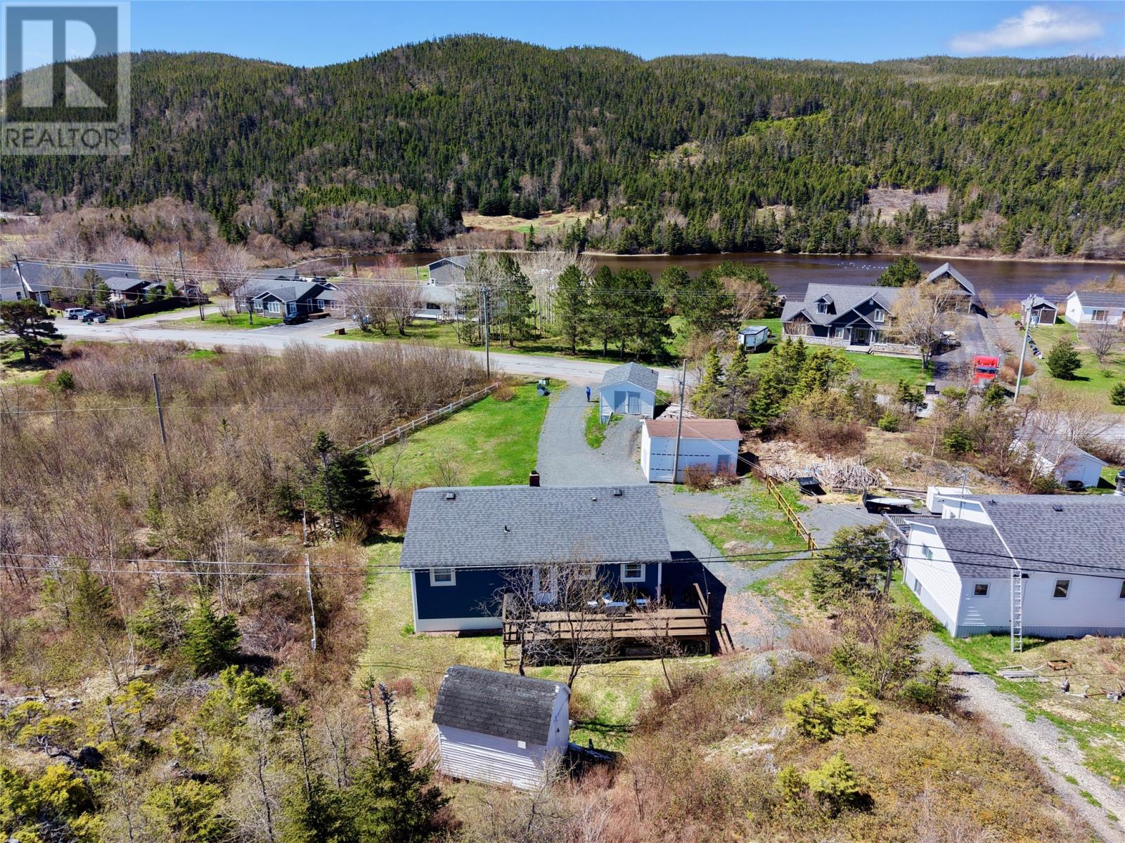 21 Main Road - 15