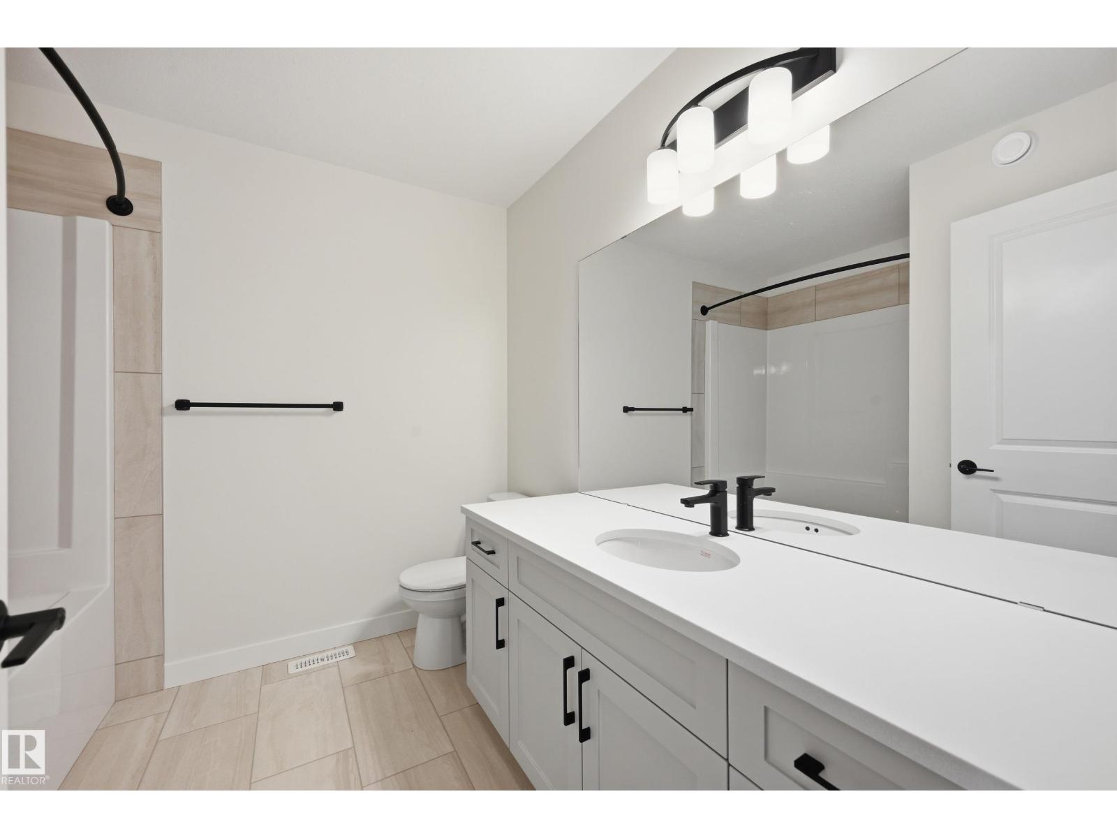 22376 90 AV NW - 22
