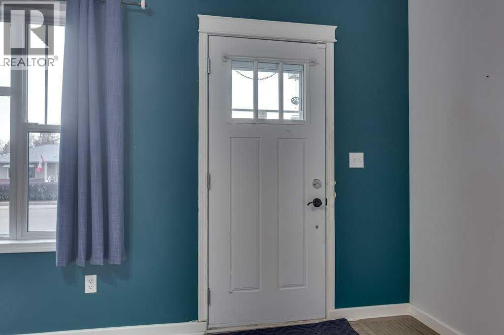4915 44 Street - photo 4