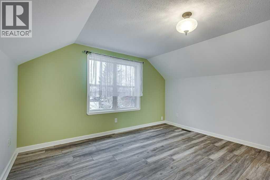 4915 44 Street — photo 31