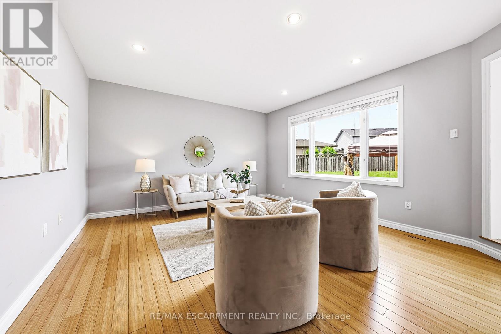 301 PARKWOOD CRESCENT - 14
