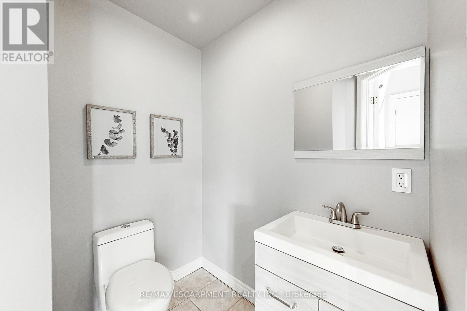 301 PARKWOOD CRESCENT - 21