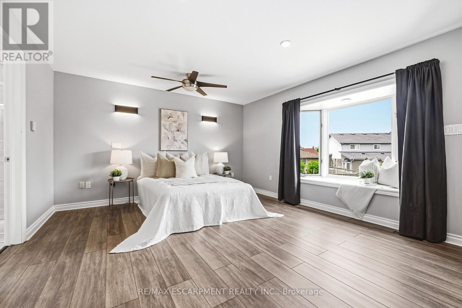 301 PARKWOOD CRESCENT - 24