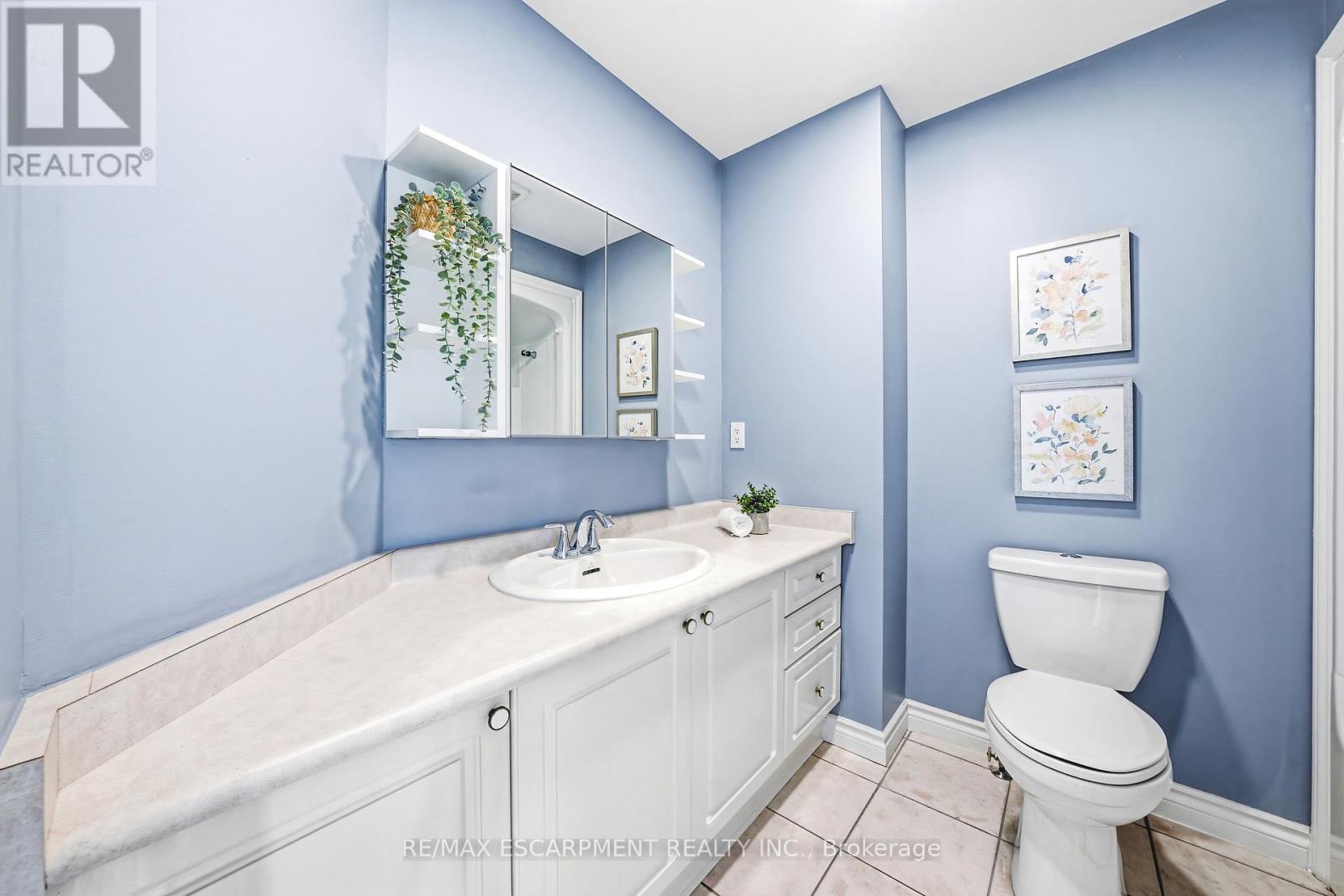 301 PARKWOOD CRESCENT - 35