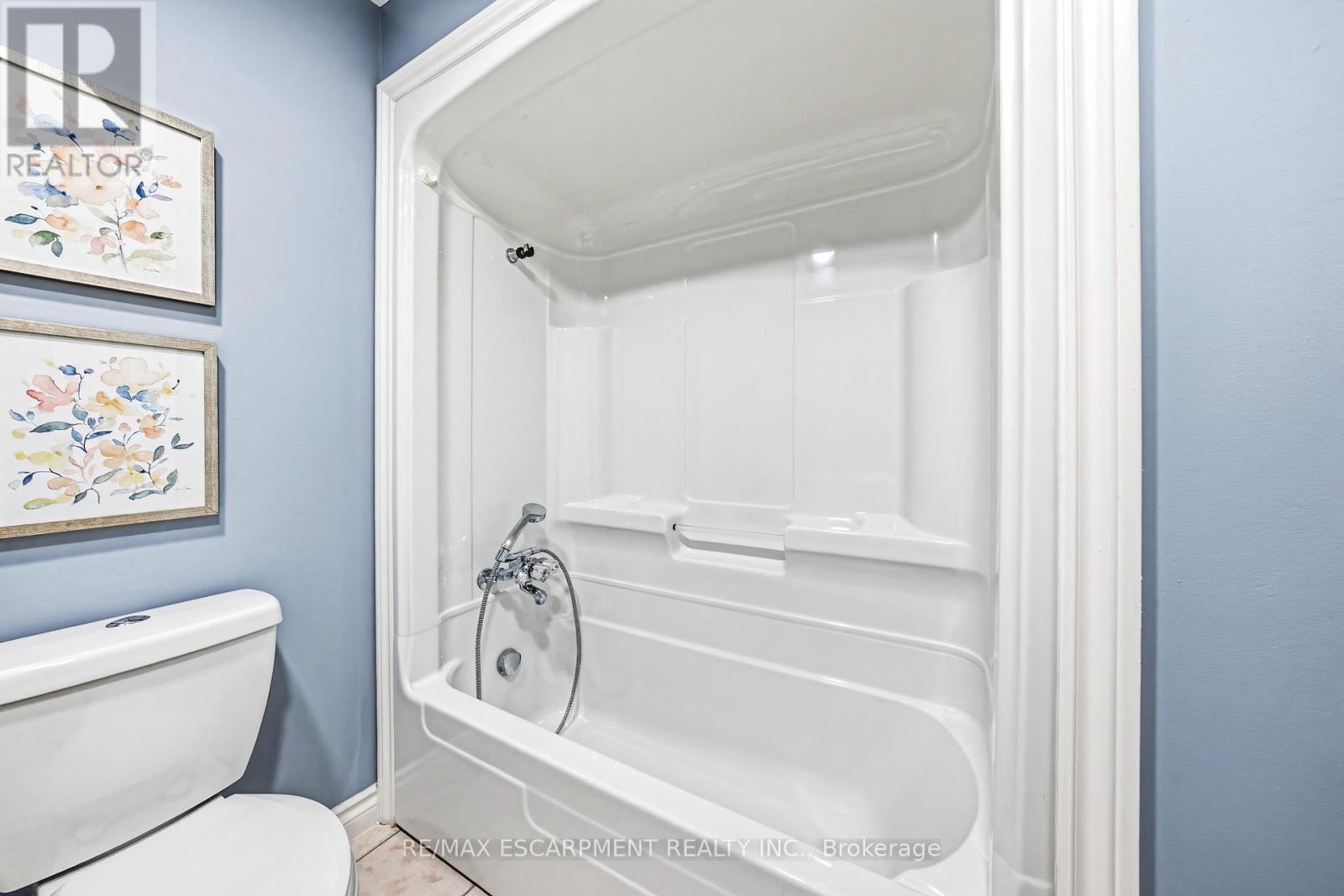 301 PARKWOOD CRESCENT - 37