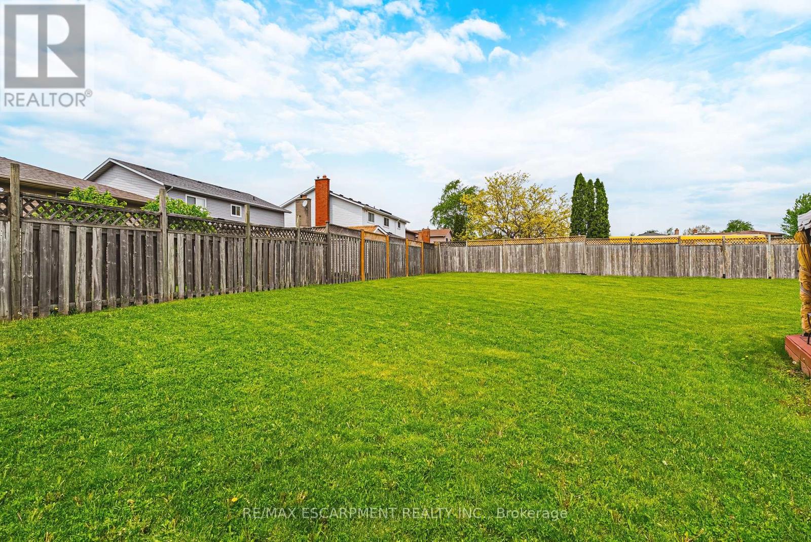 301 PARKWOOD CRESCENT - 44