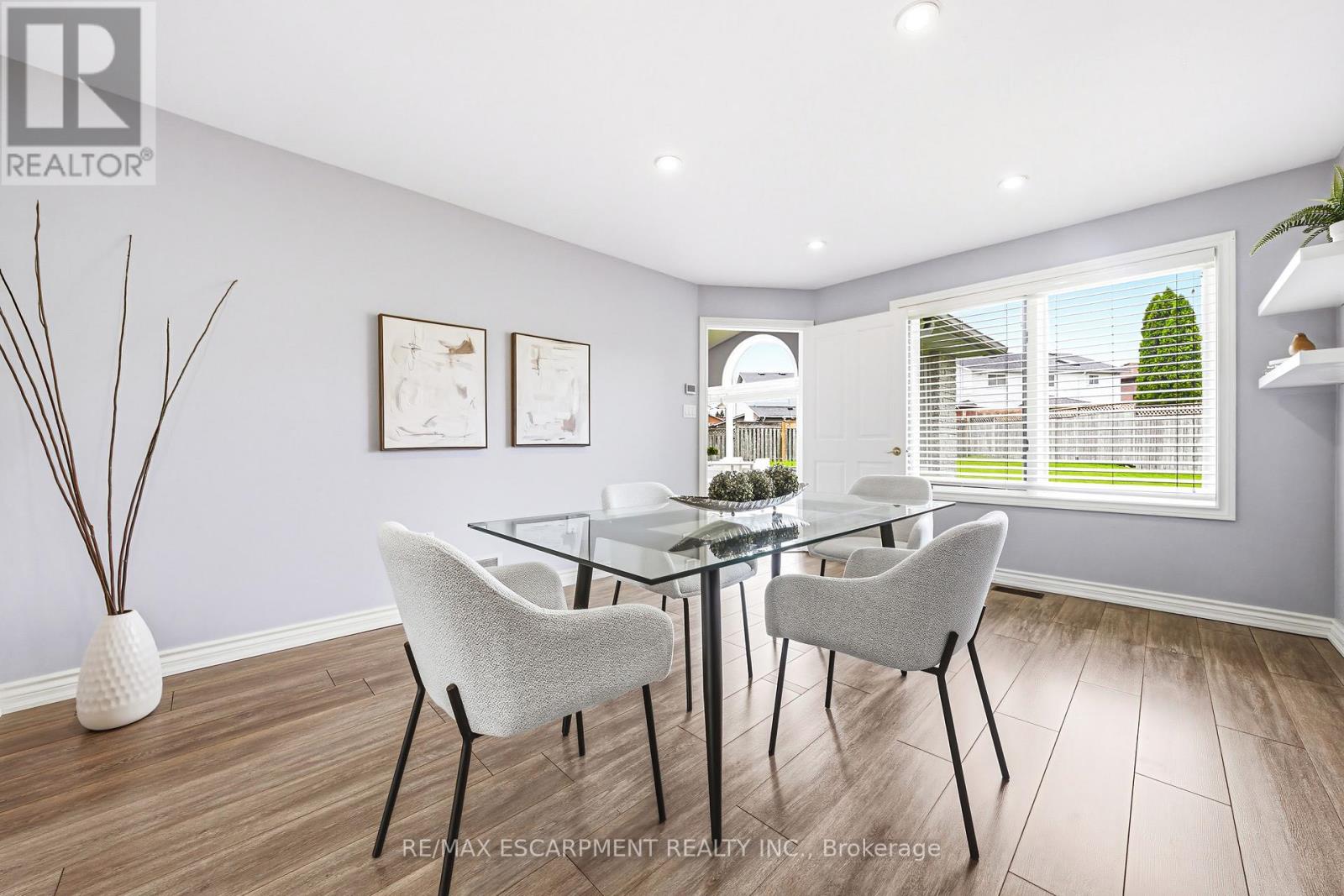 301 PARKWOOD CRESCENT - 7