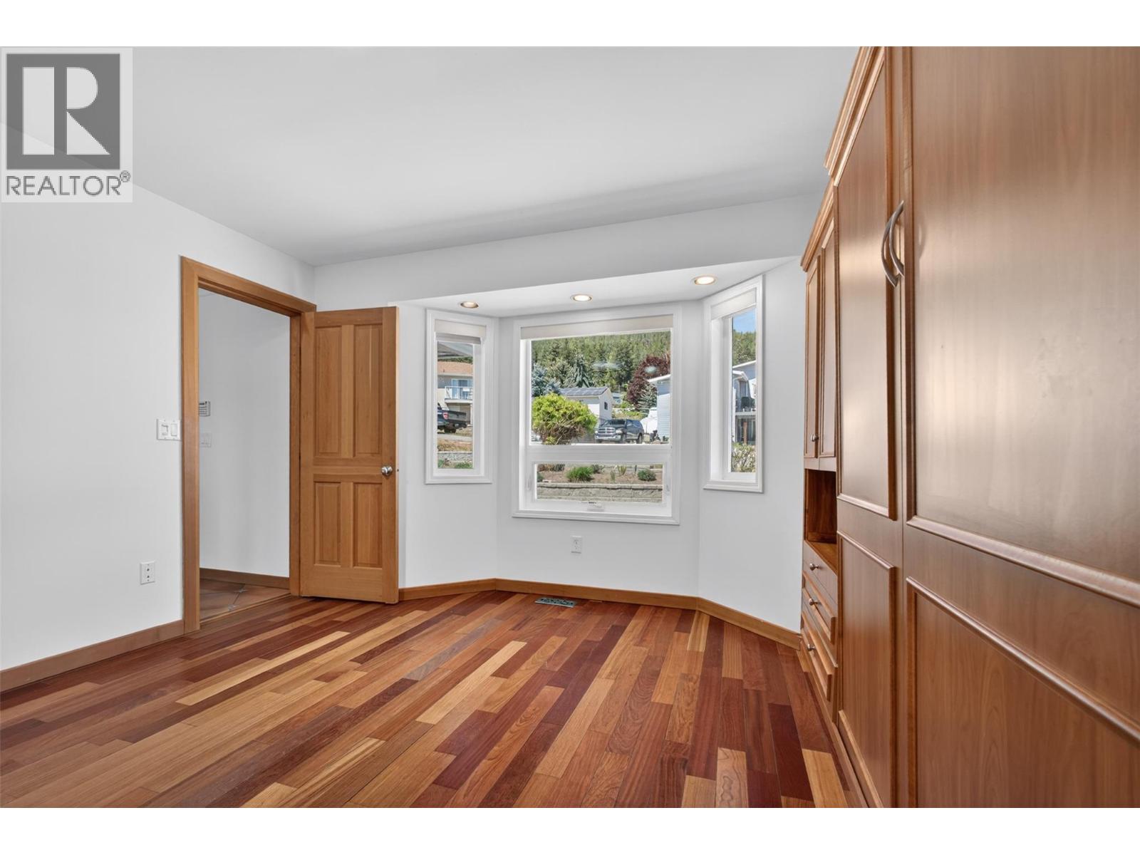 4739 Peachland Place, Peachland