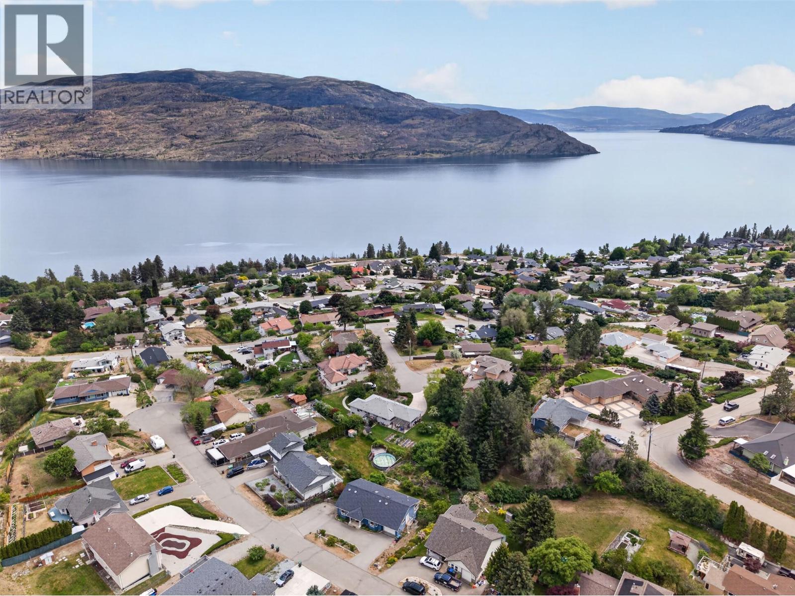 4739 Peachland Place, Peachland
