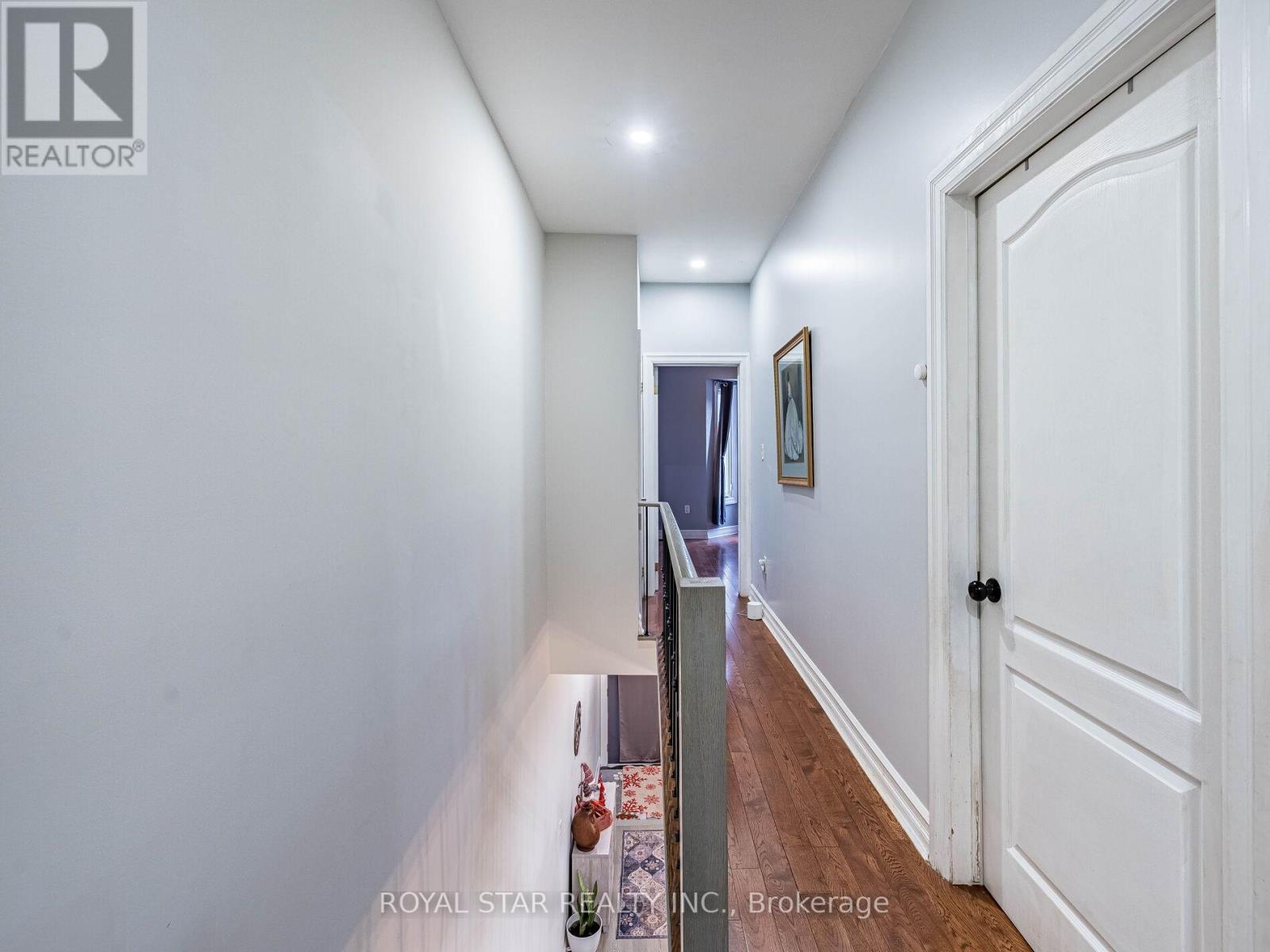 74 MONTROSE AVENUE - 20