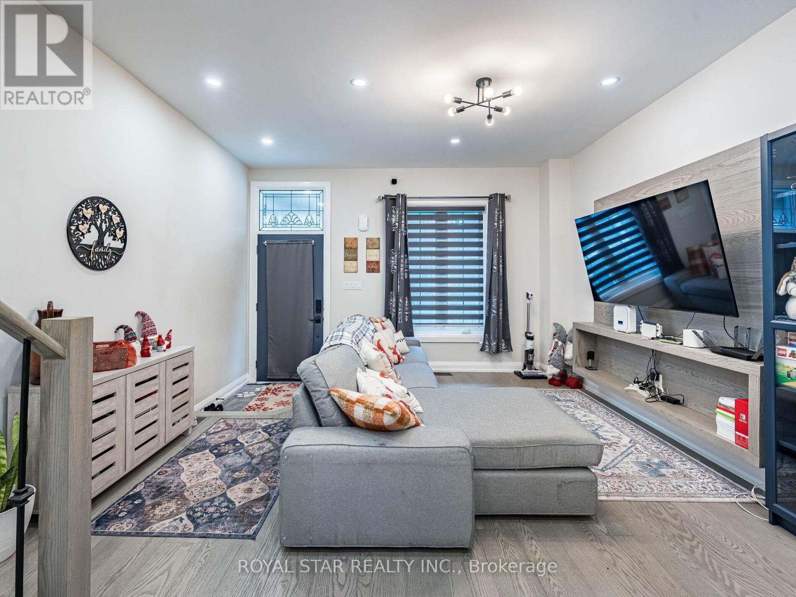 74 MONTROSE AVENUE - 6