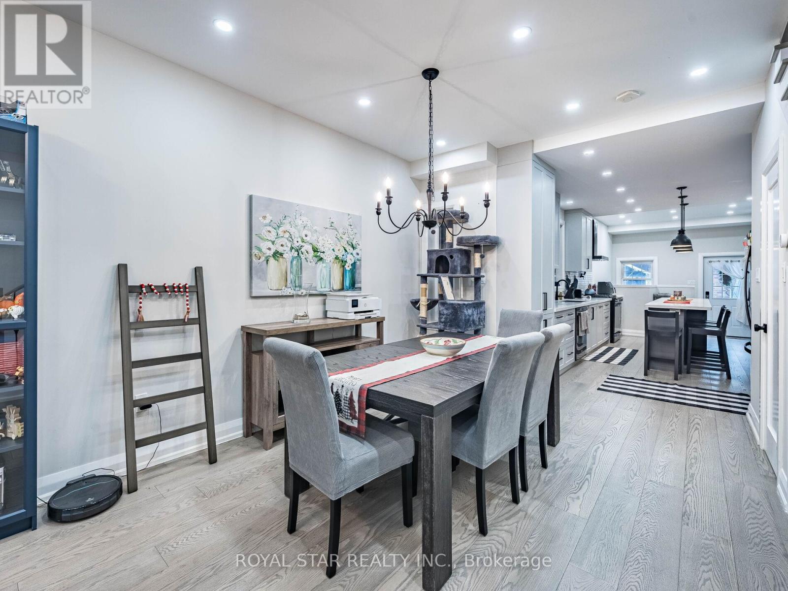 74 MONTROSE AVENUE - 9