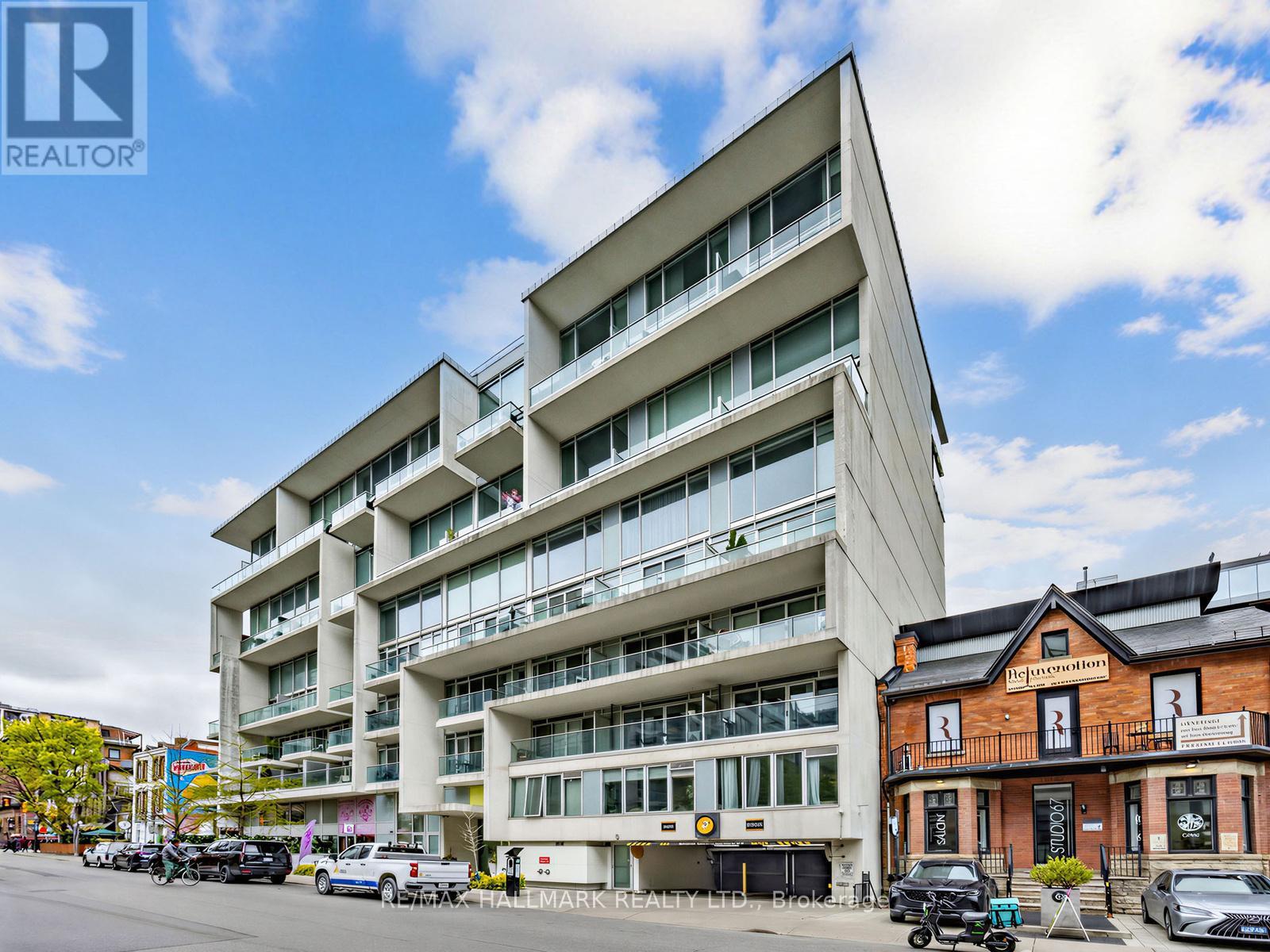 Listing photo of 213 - 75 PORTLAND STREET