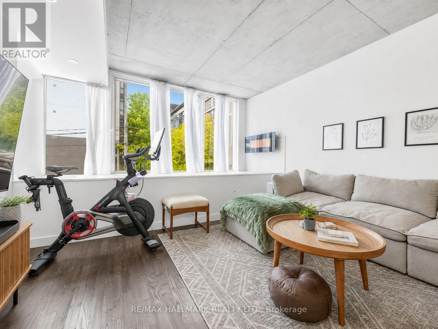 #213 75 PORTLAND STREET - 10