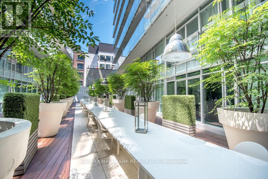 #213 75 PORTLAND STREET - 16