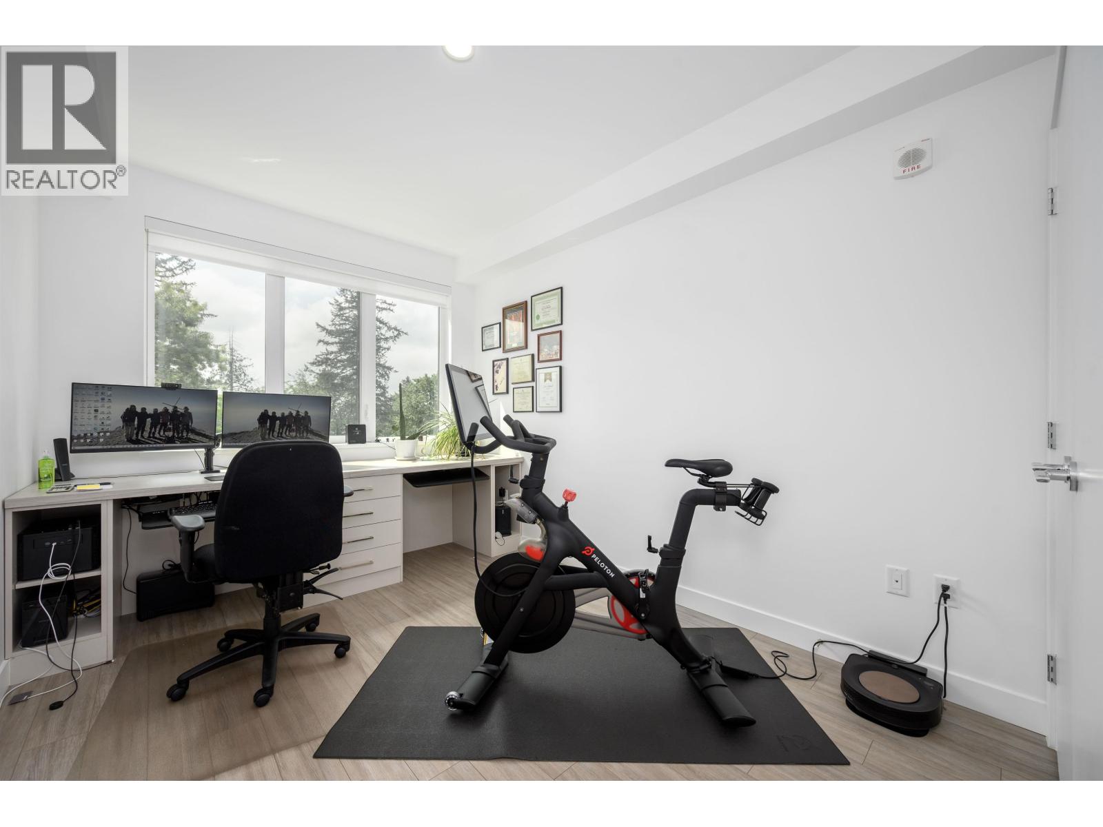 108 733 E 3RD STREET, North Vancouver