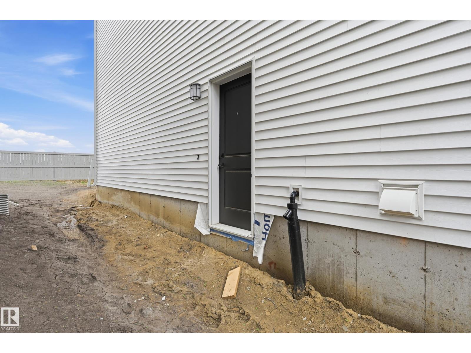 22404 90 AV NW - 27