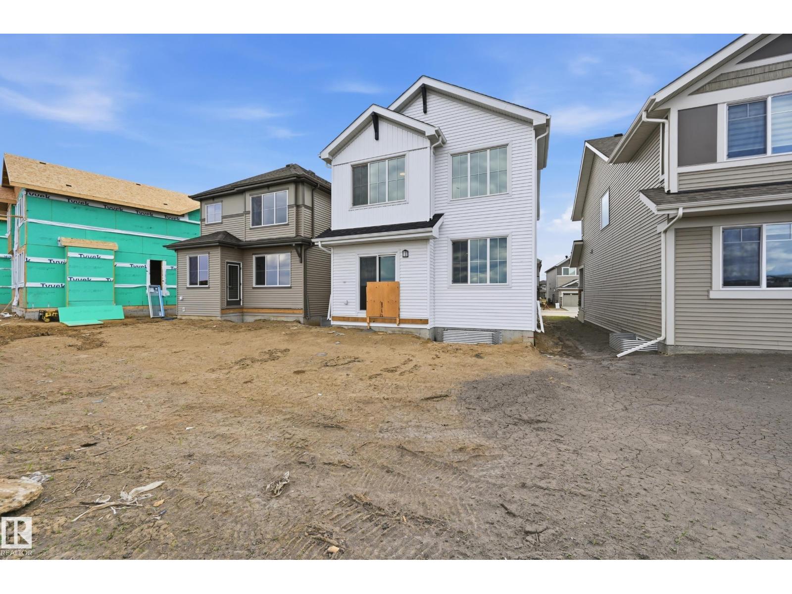 22404 90 AV NW - 29
