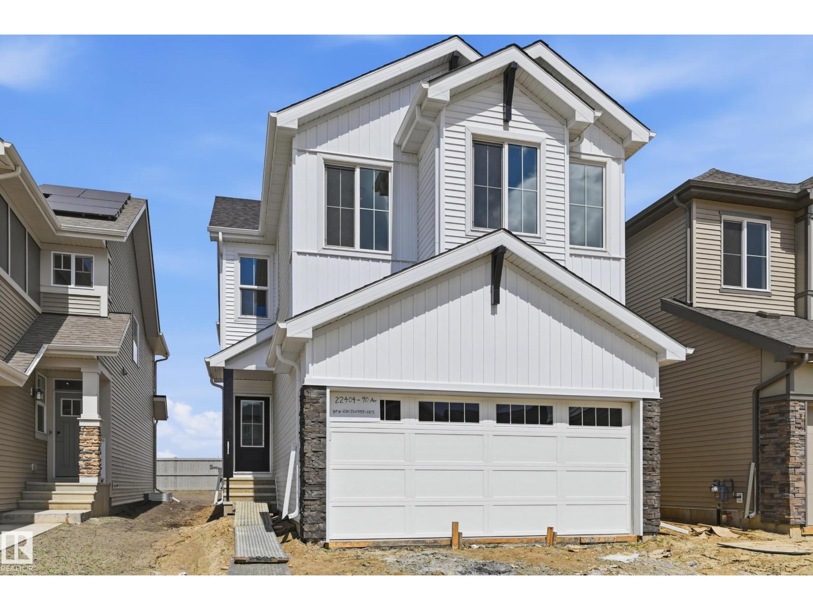 22404 90 AV NW - 32