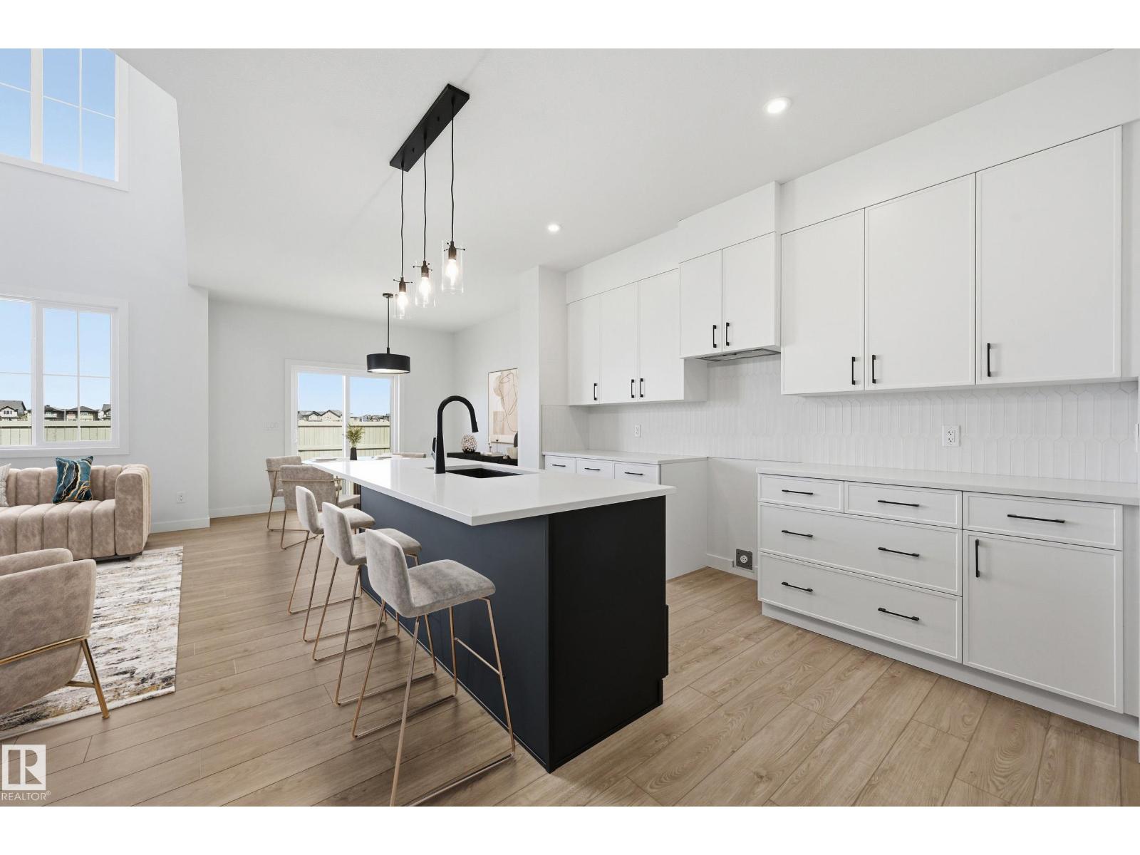 22404 90 AV NW - 5