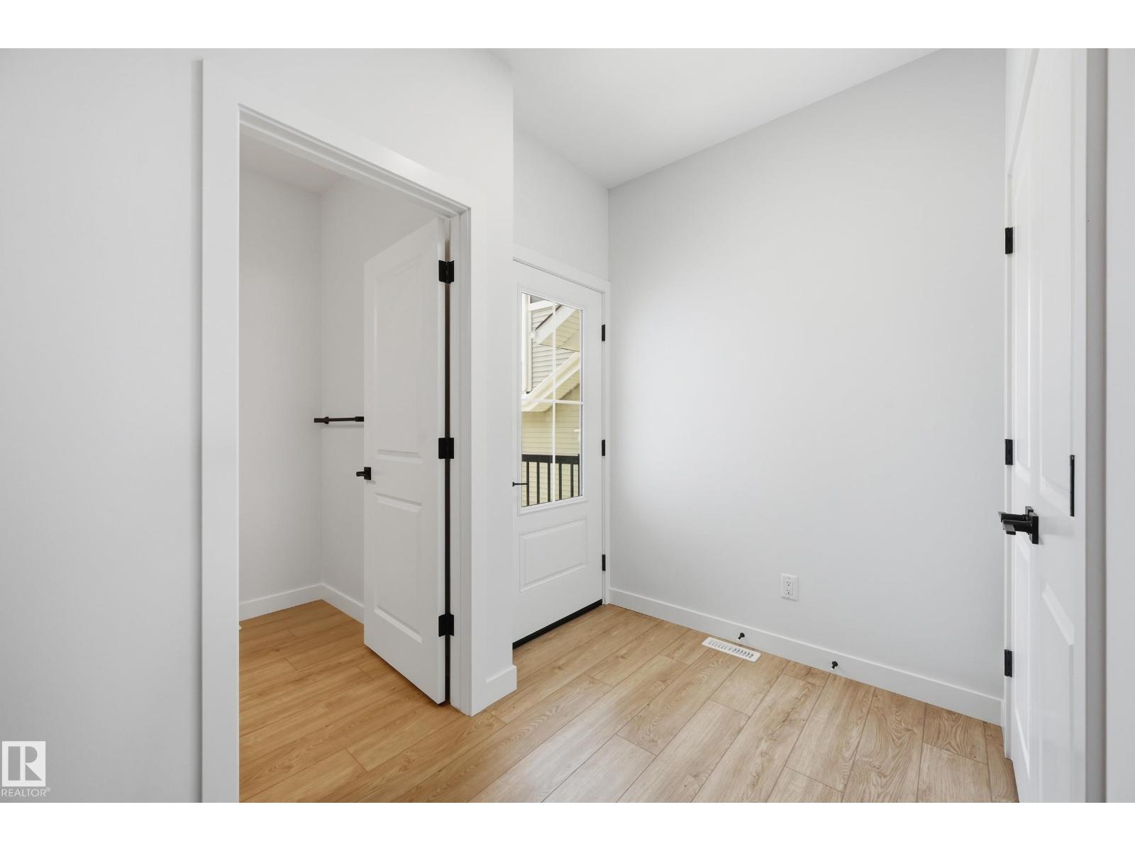 22404 90 AV NW - 9