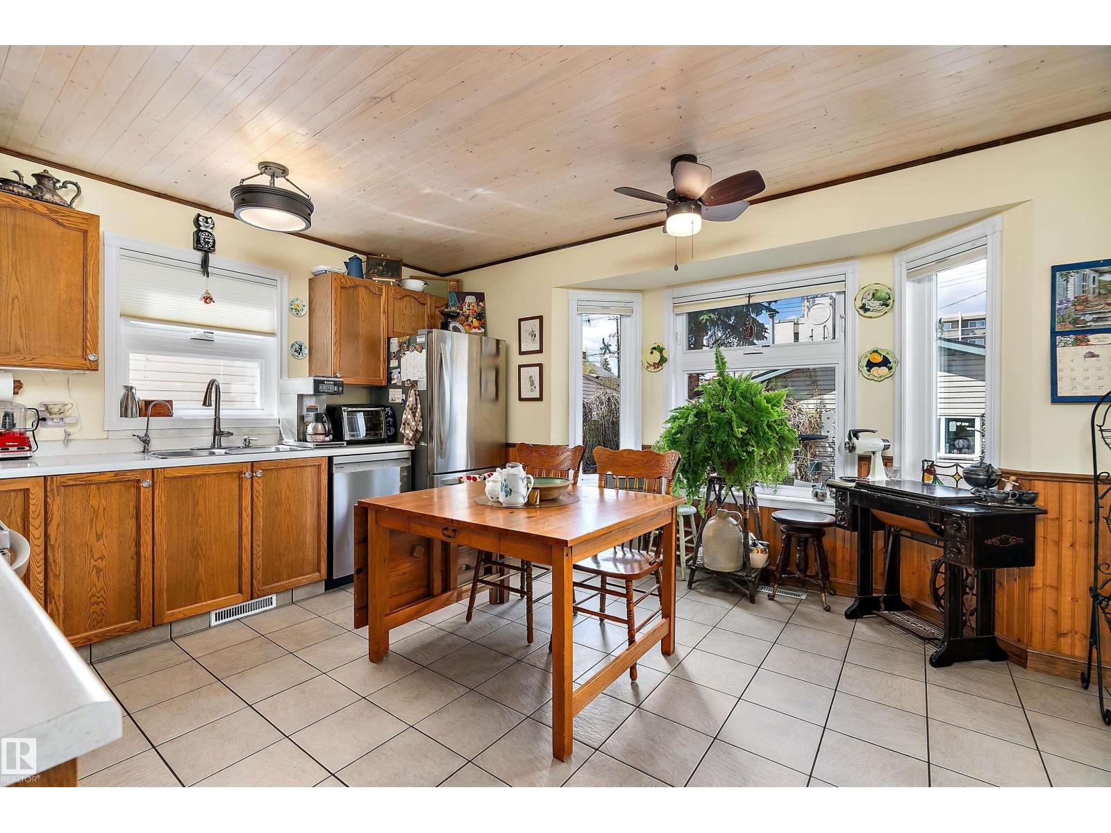 9420 102A AV NW - 15