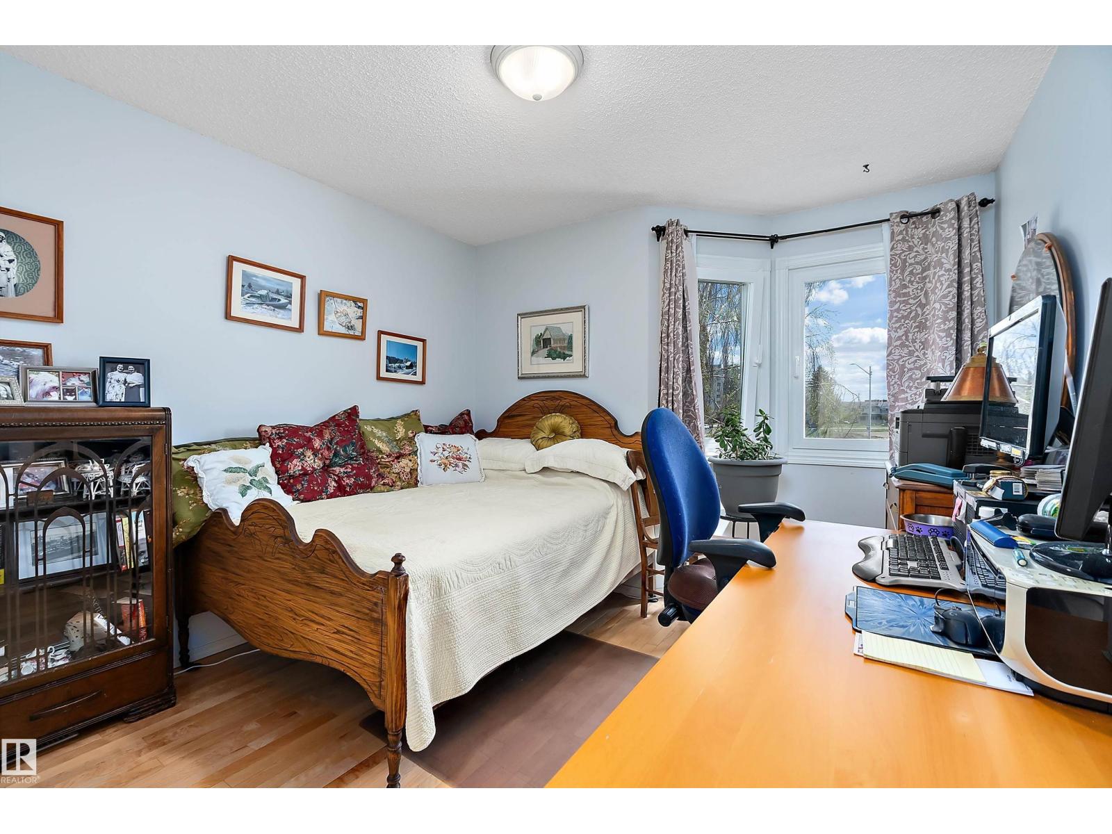 9420 102A AV NW - 22