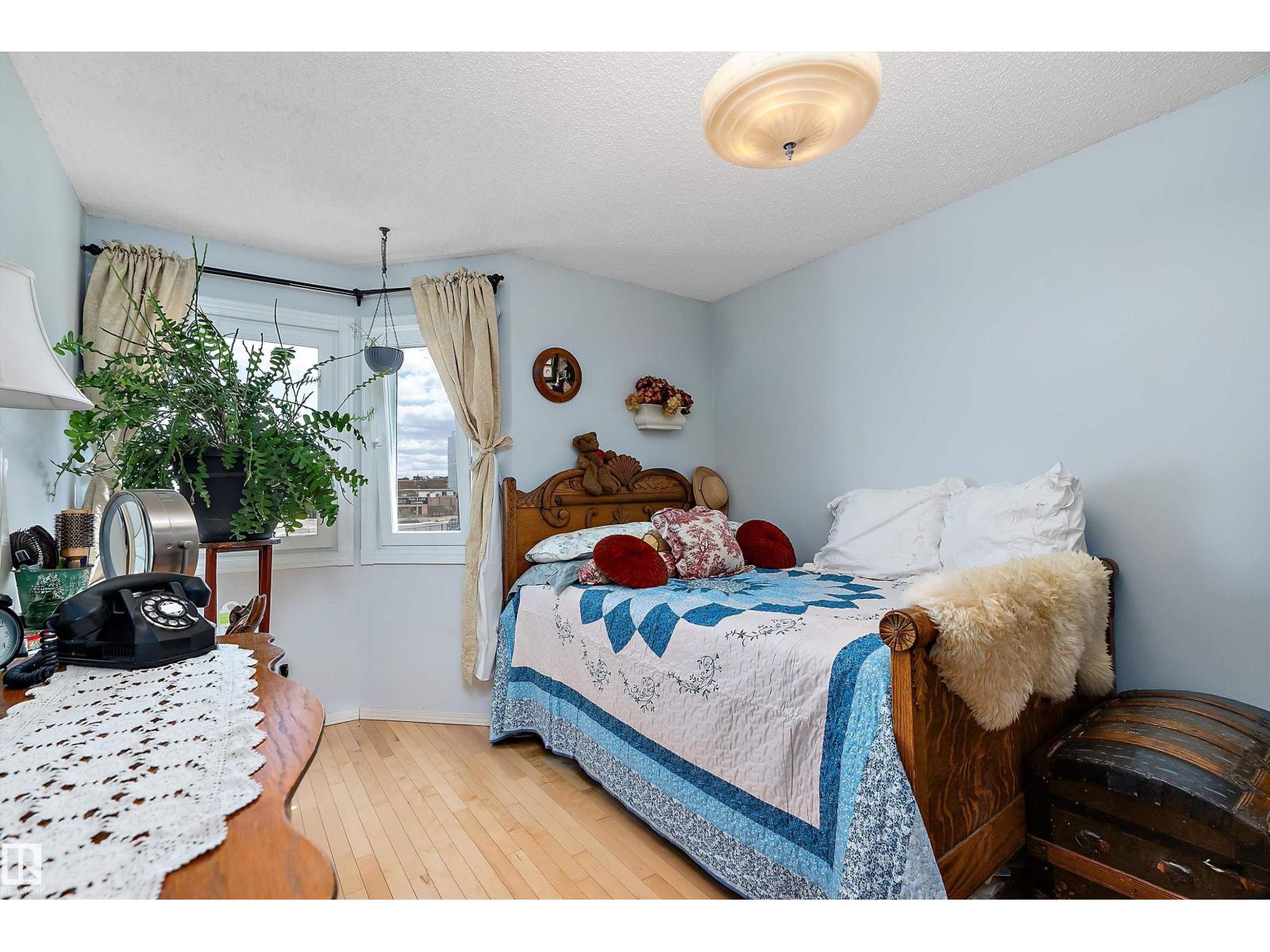 9420 102A AV NW - 24
