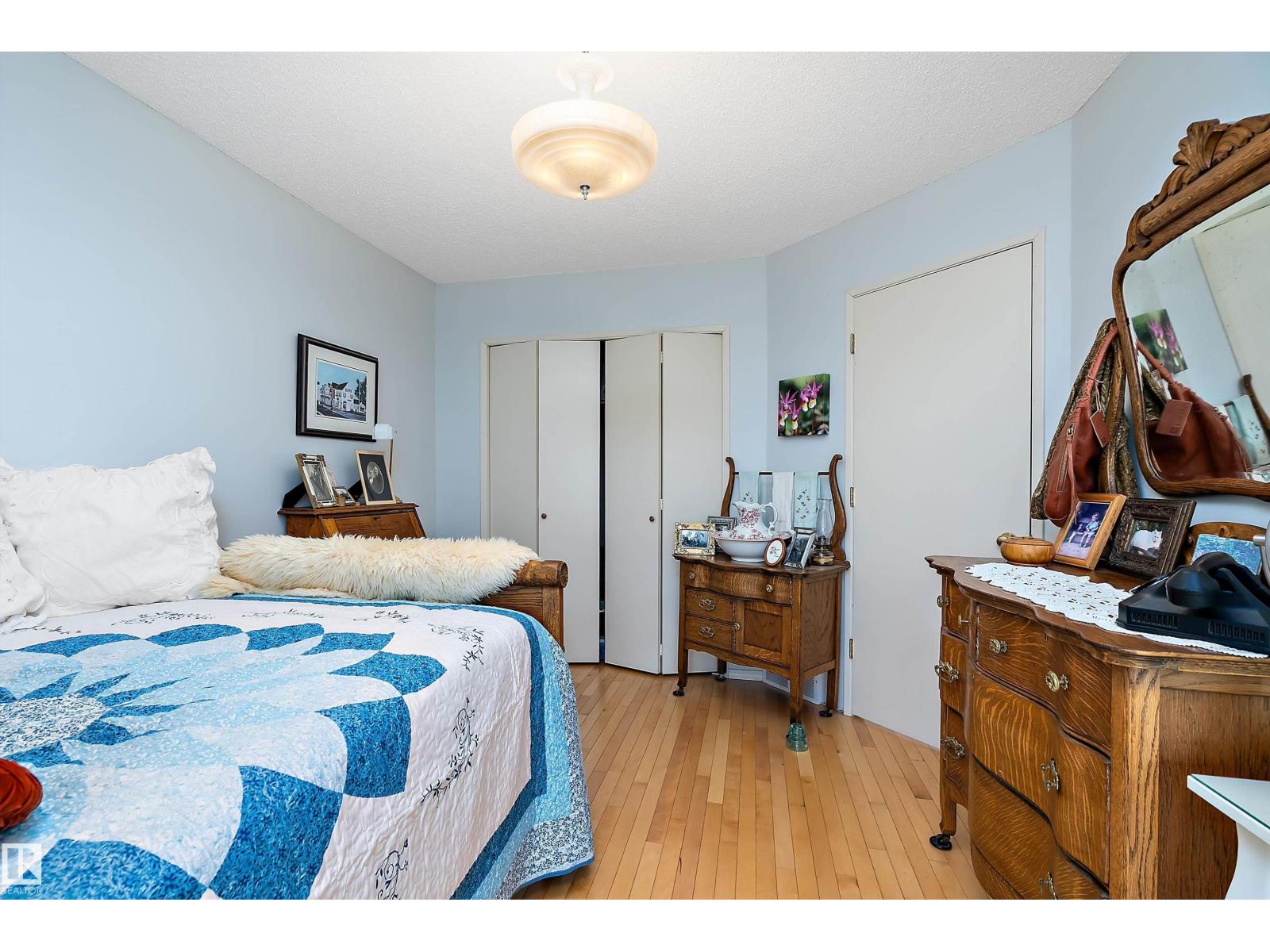 9420 102A AV NW - 25
