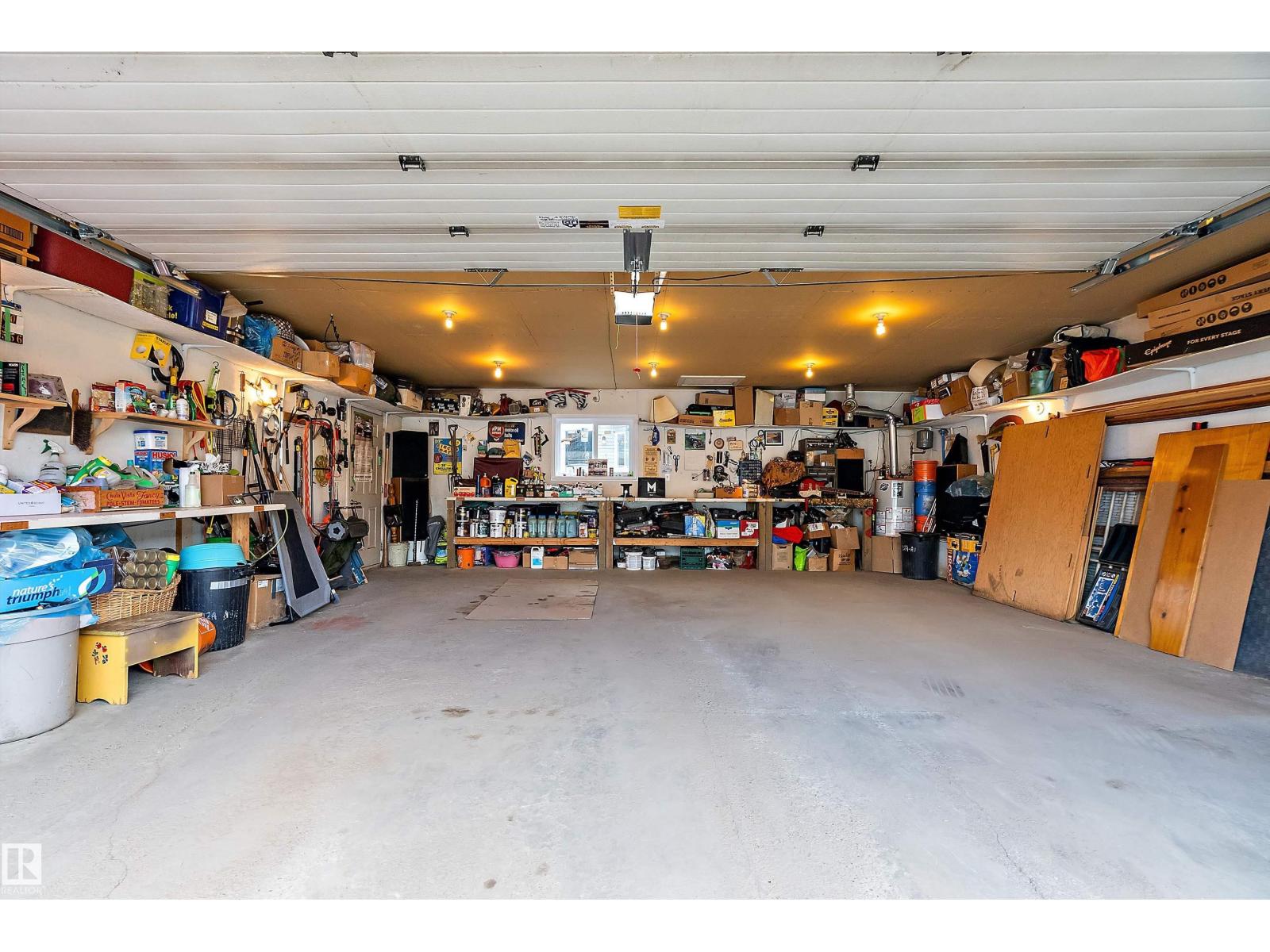 9420 102A AV NW - 32
