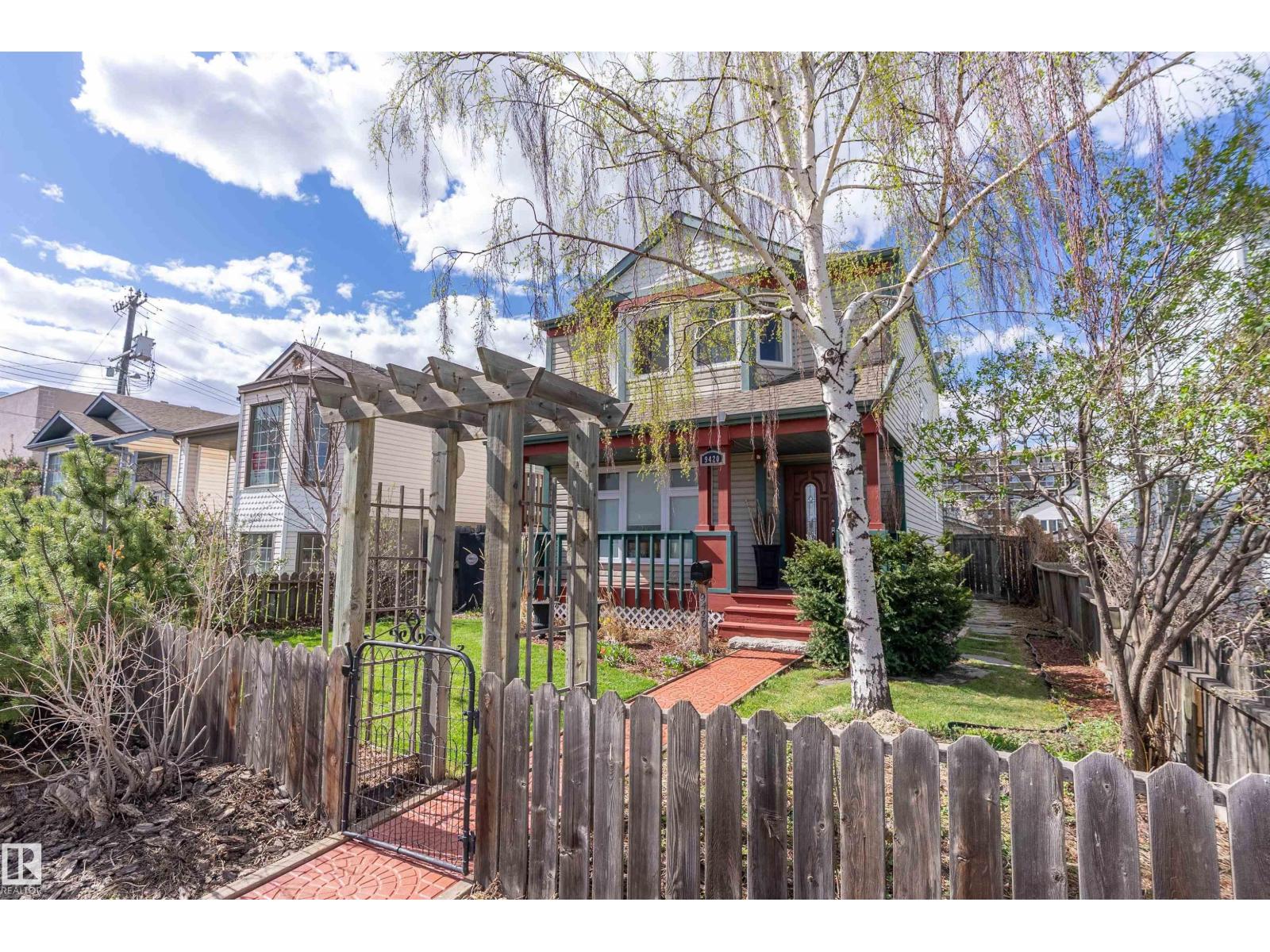 9420 102A AV NW - 33