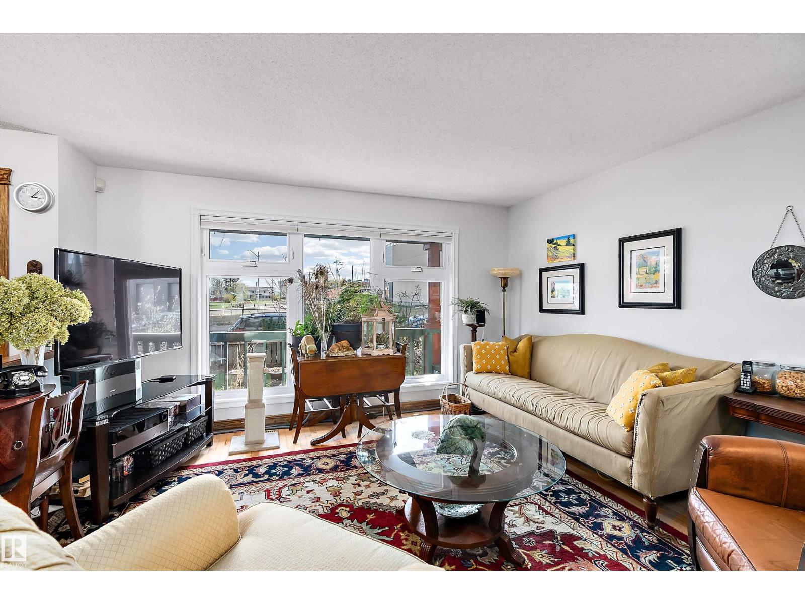 9420 102A AV NW - 5