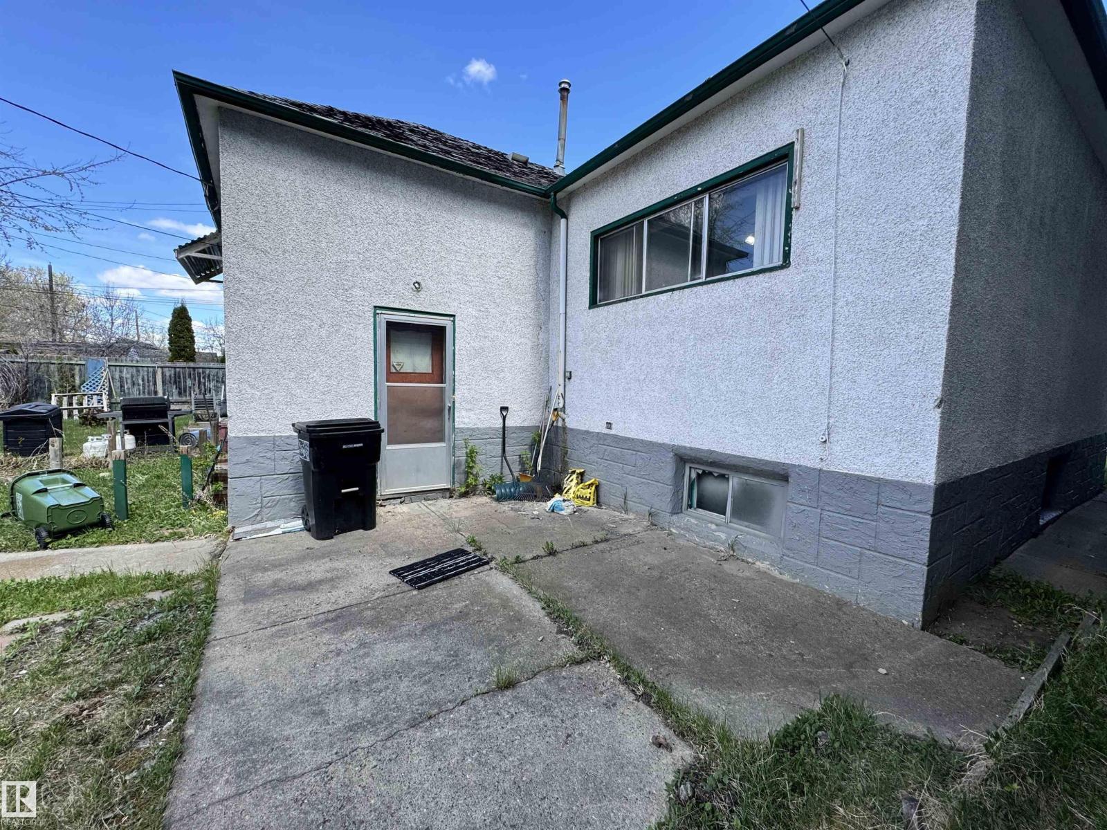 12010 95 ST NW - 13