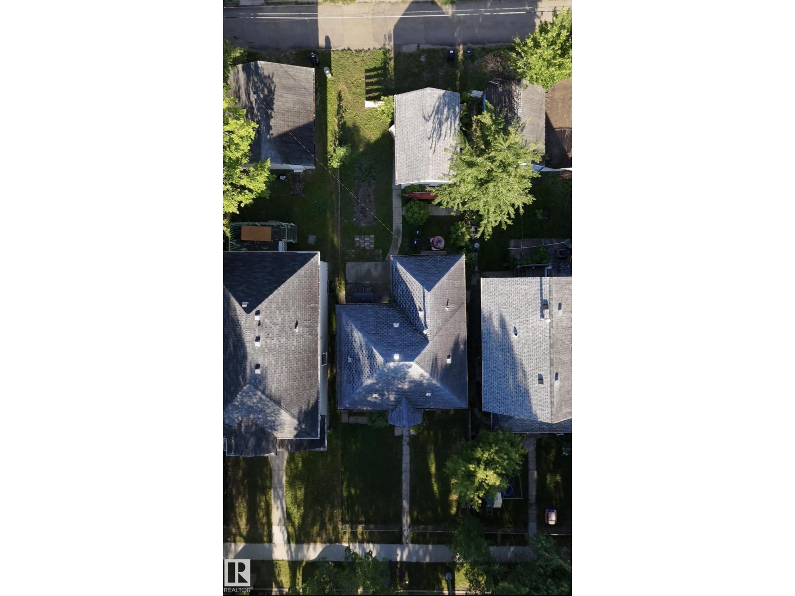 12010 95 ST NW - 15