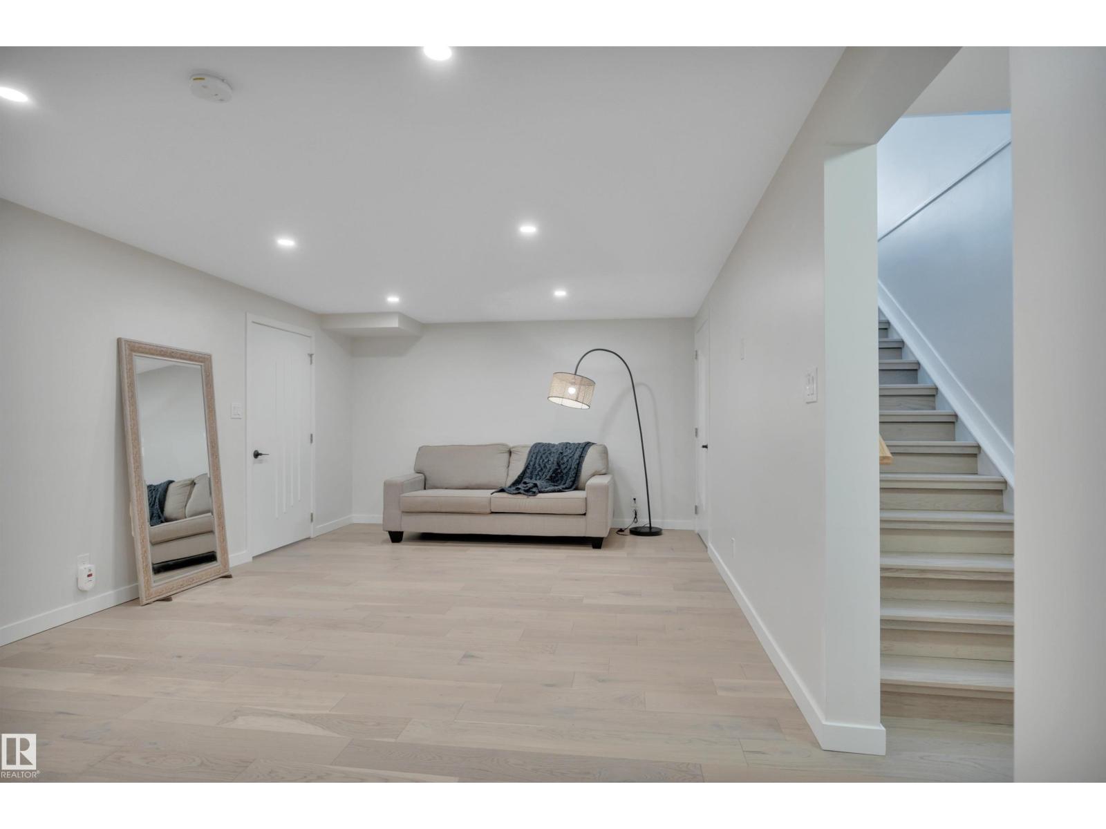3419 84 ST NW — photo 33