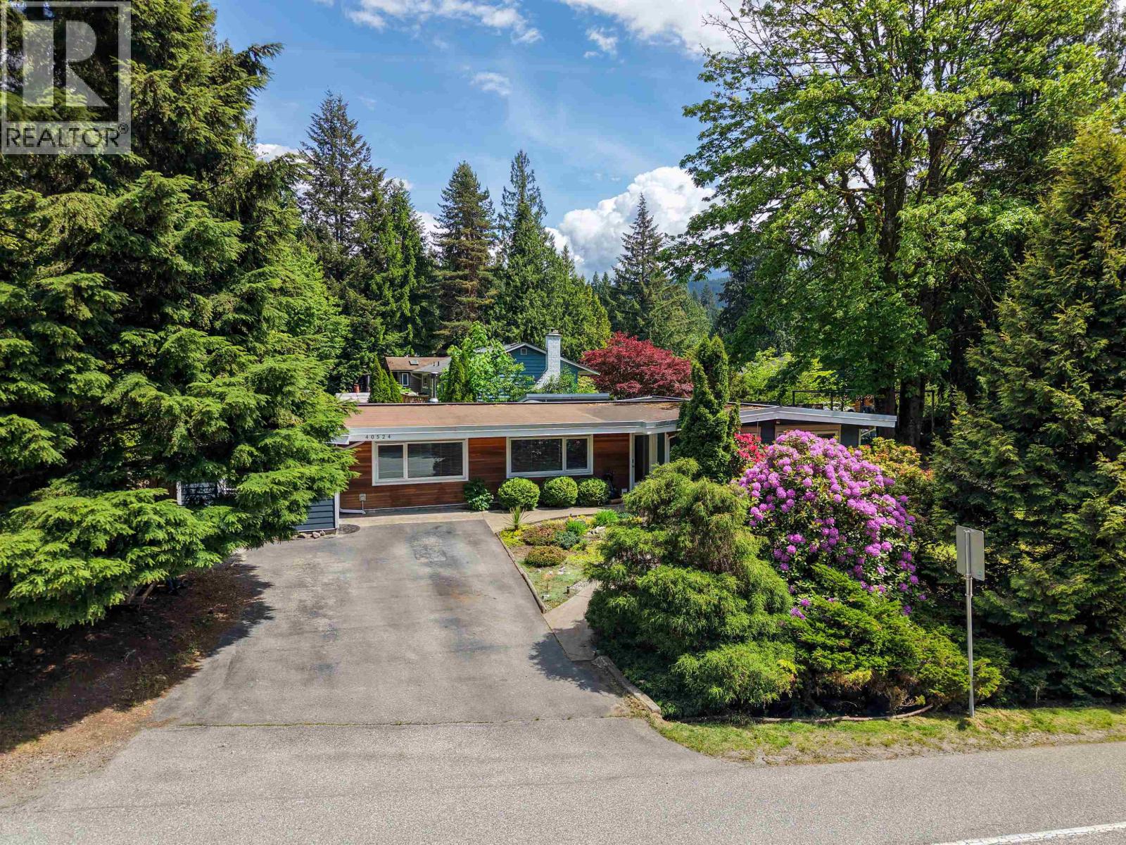 40524 N HIGHLANDS WAY, Squamish