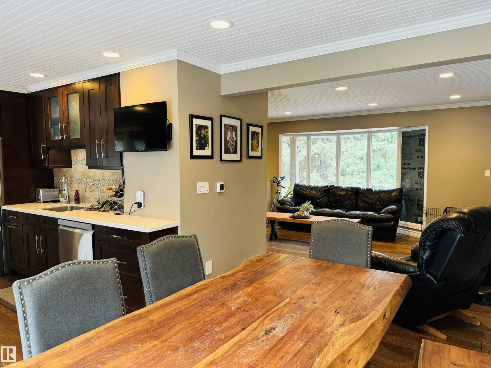 #10 Viscount Drive NW — photo 6