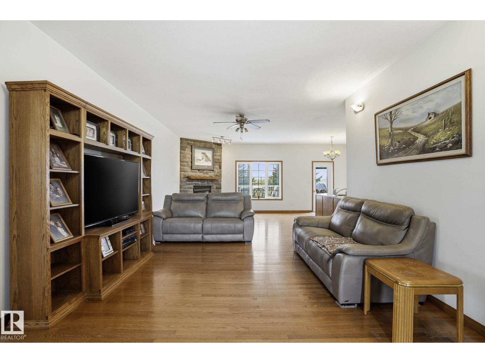 #54 53521 RGE ROAD 272 - 52