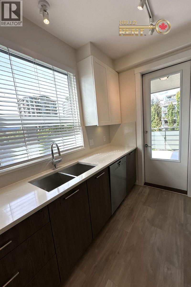 406 123 W 1ST STREET, North Vancouver