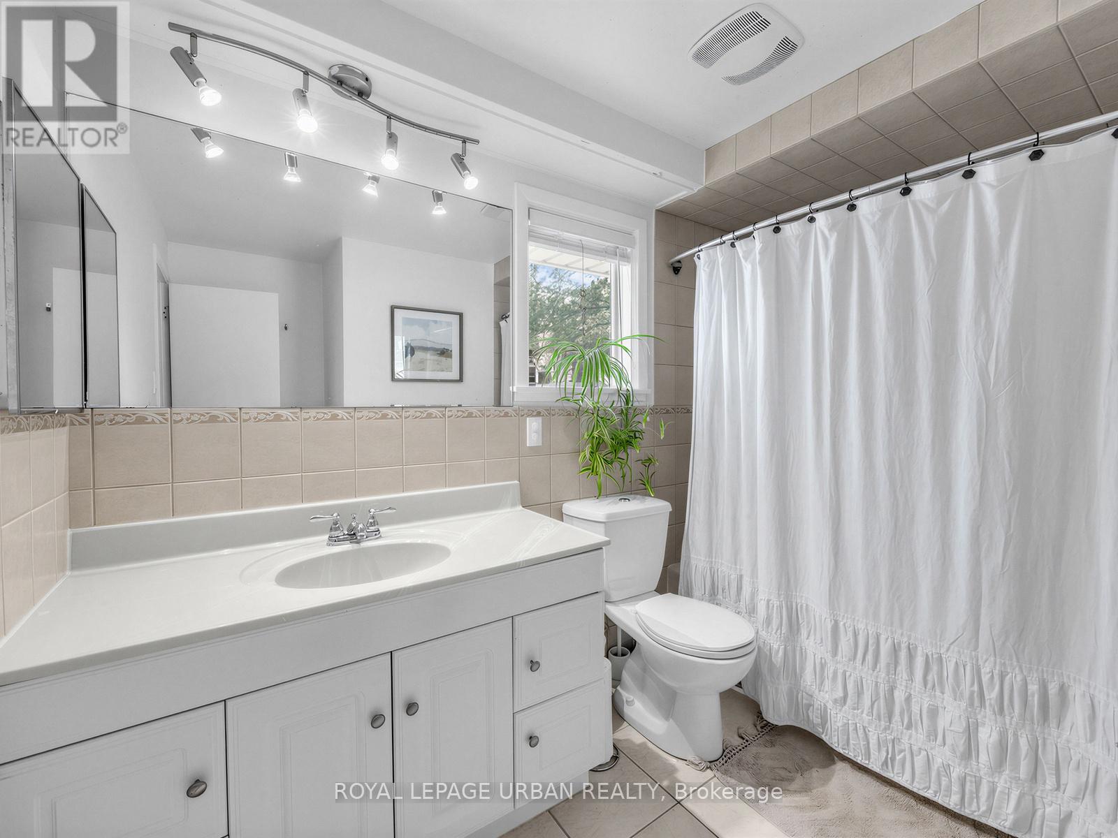 95 OAKRIDGE DRIVE - 18