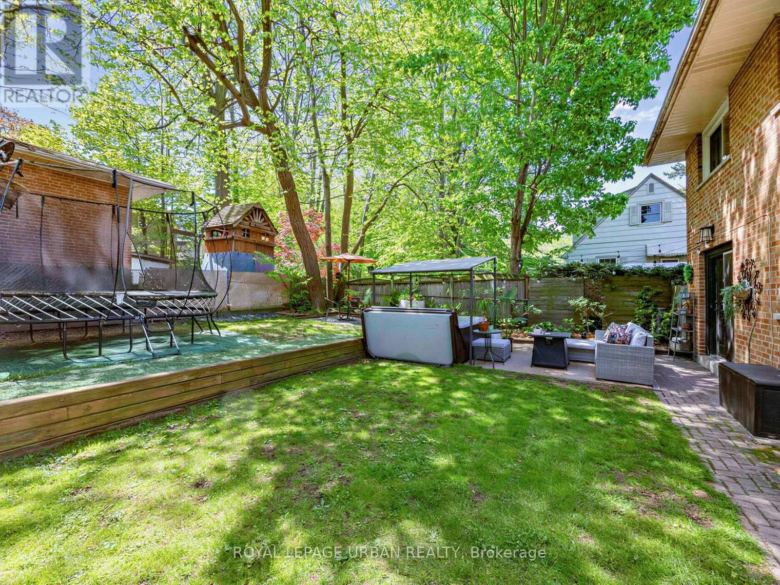95 OAKRIDGE DRIVE - 22