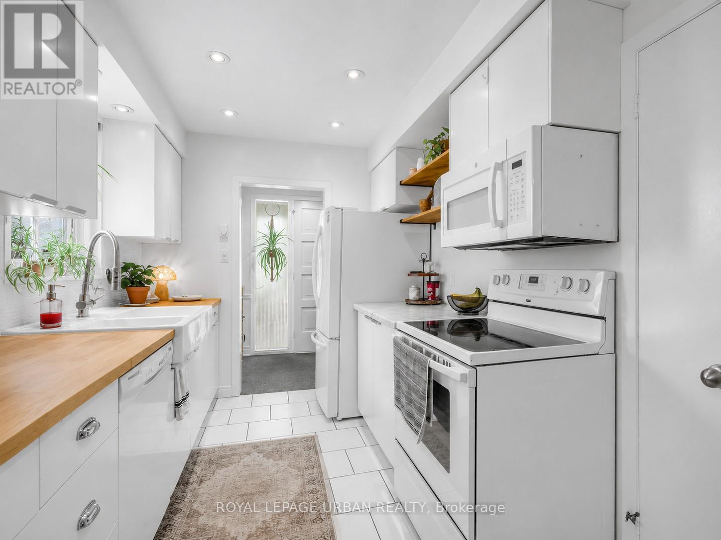 95 OAKRIDGE DRIVE - 7