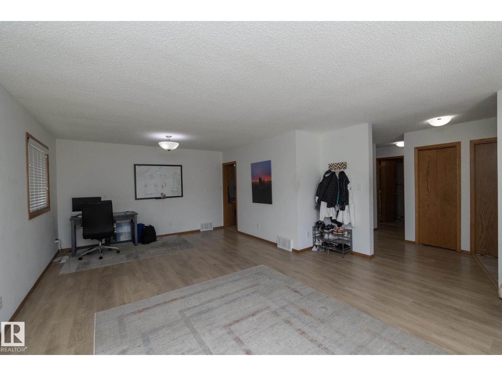11138 30 AV NW - 16