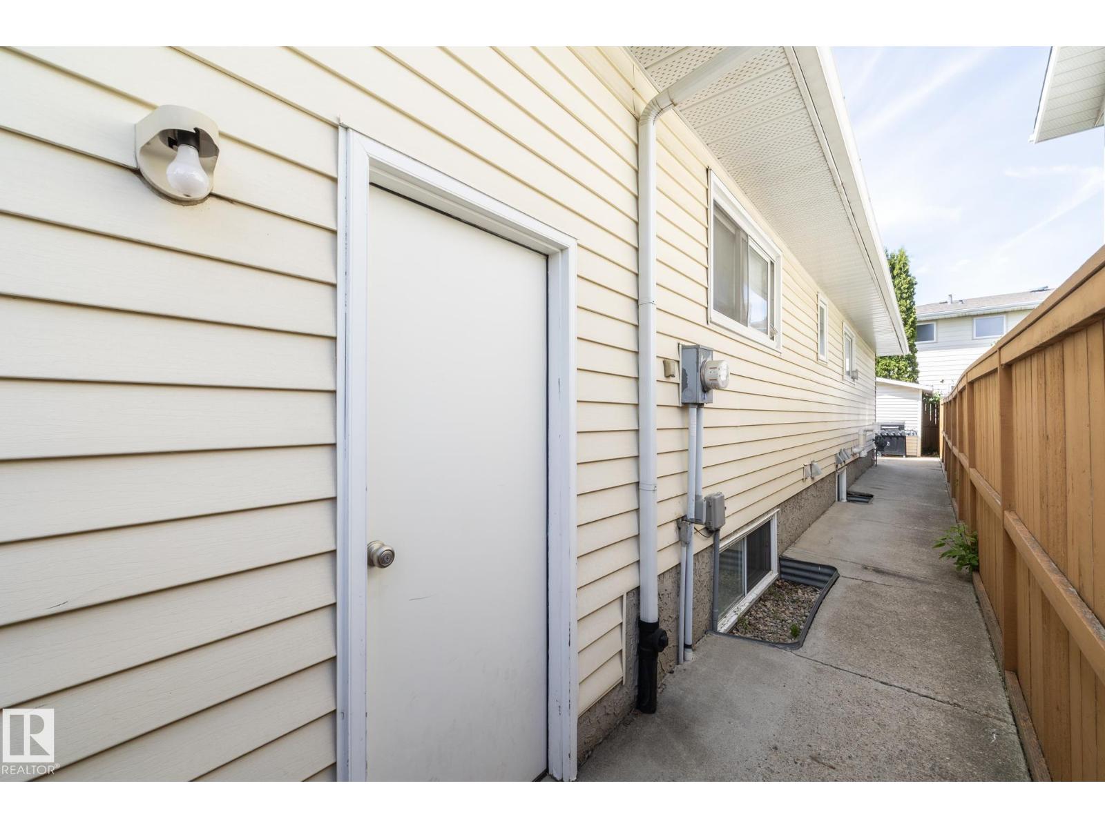 11138 30 AV NW - 5