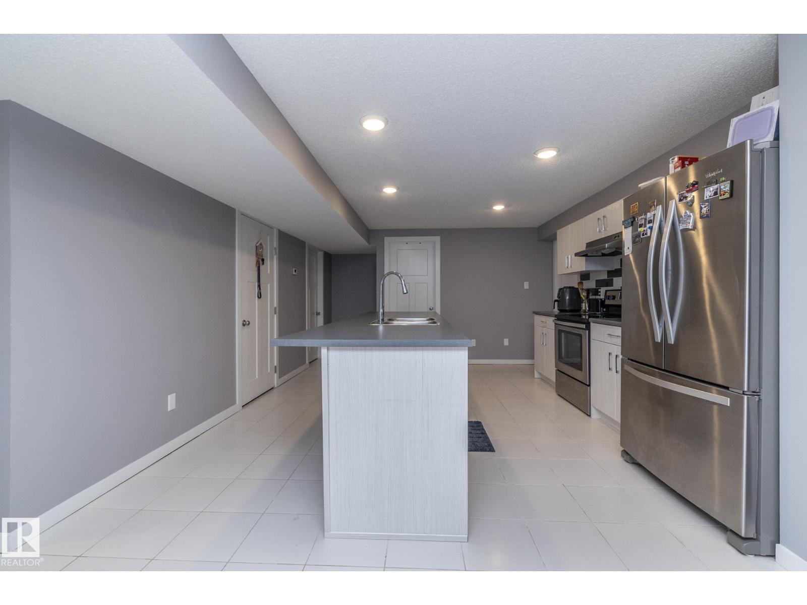 11138 30 AV NW - 53