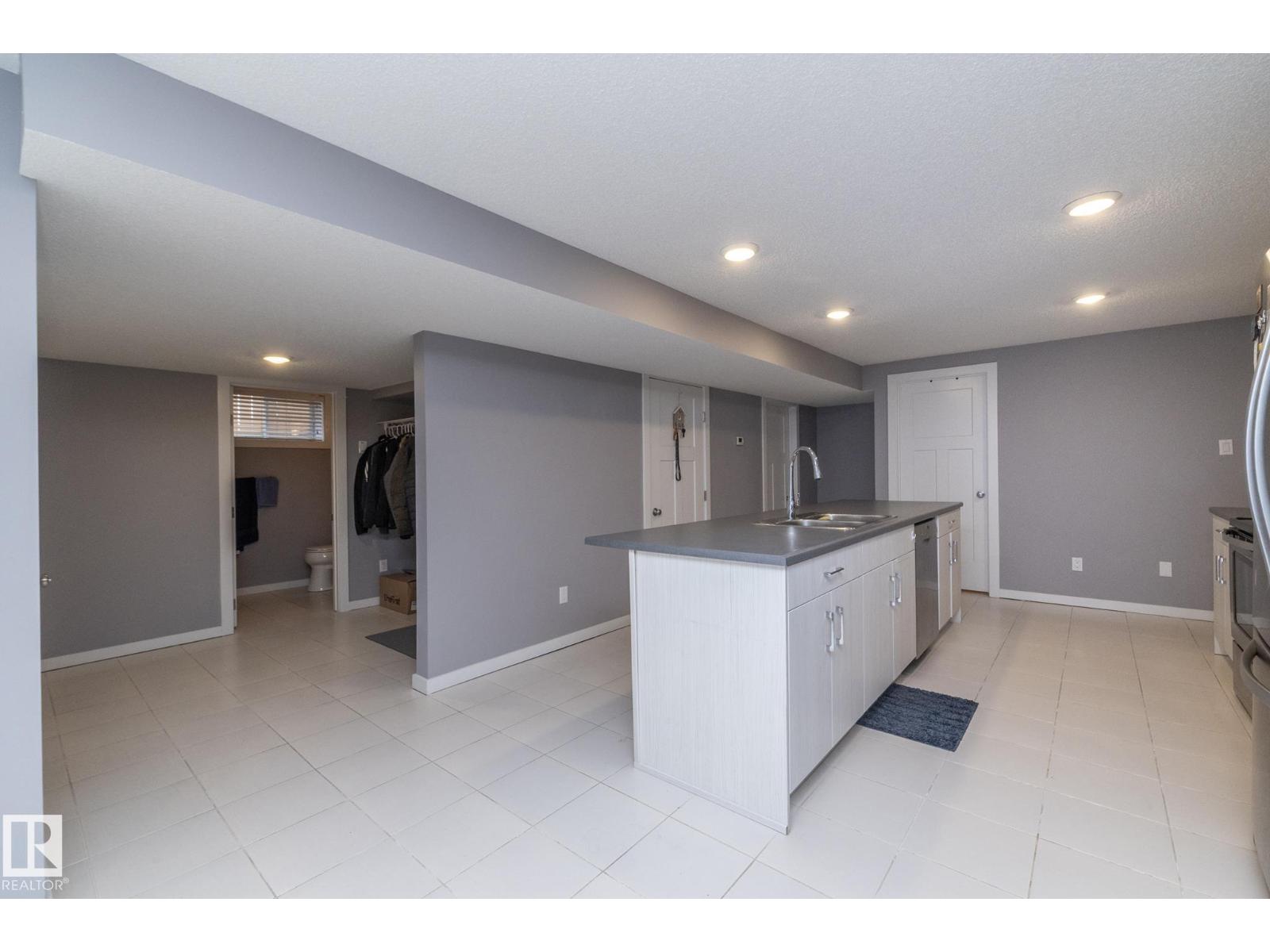 11138 30 AV NW - 52