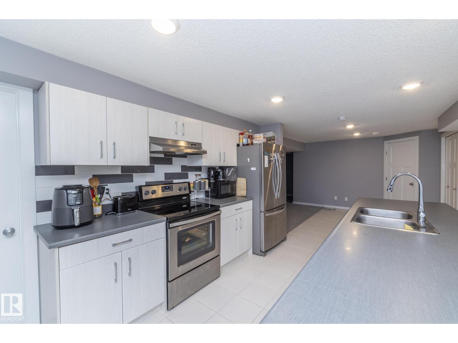 11138 30 AV NW - 56