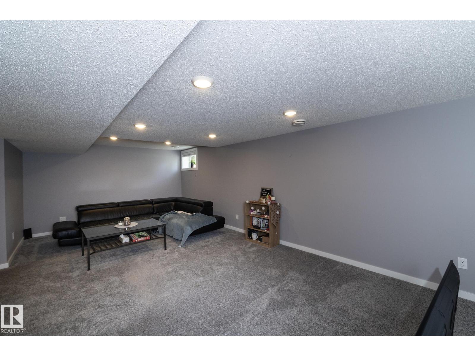 11138 30 AV NW - 62