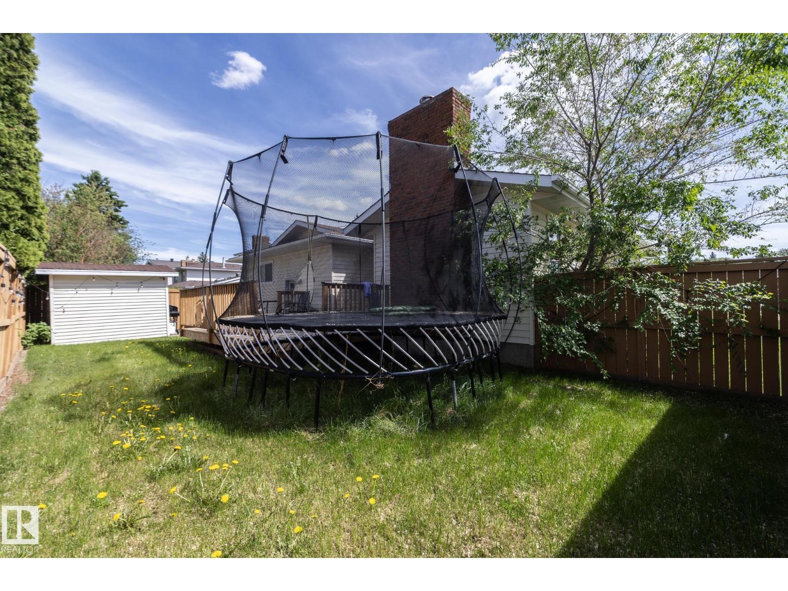 11138 30 AV NW - 8