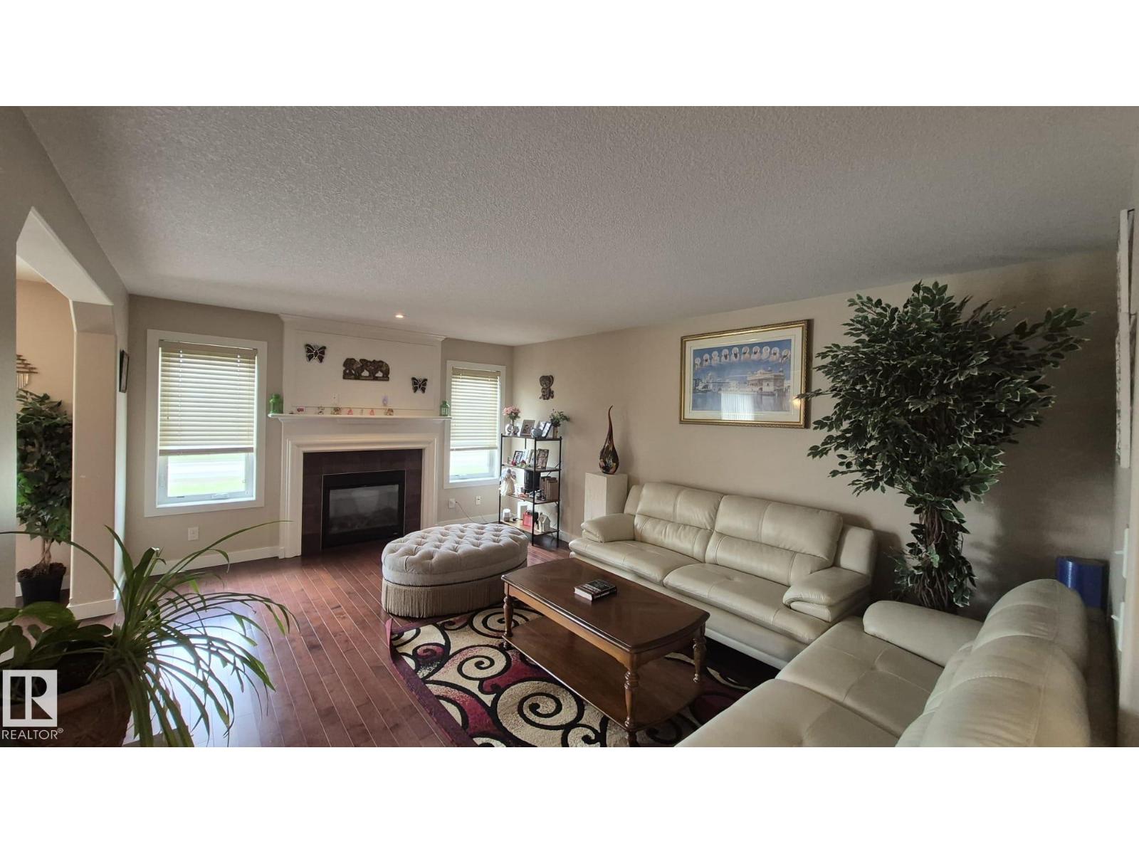 2044 33B ST NW NW - 40